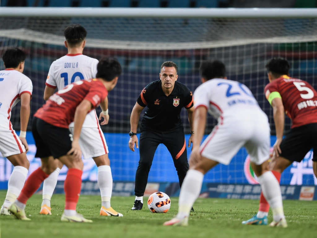 国王杯：挺进八强 马德里竞技队4-0埃尔切队.
